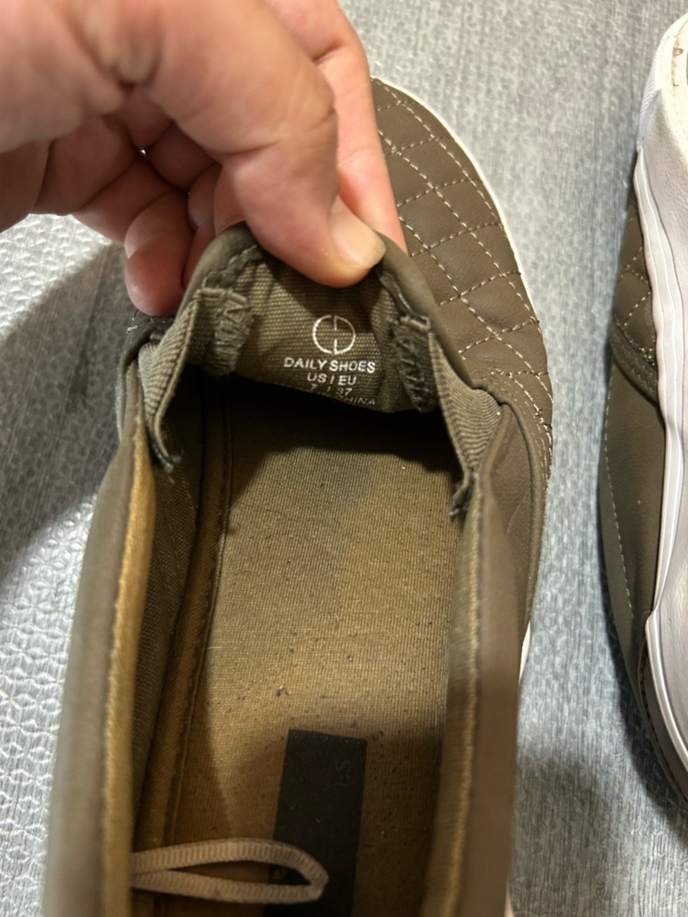 Daily shoes Quilted Slip-On women’s Sneakers in Olive Size 7 - Picture 2 of 5